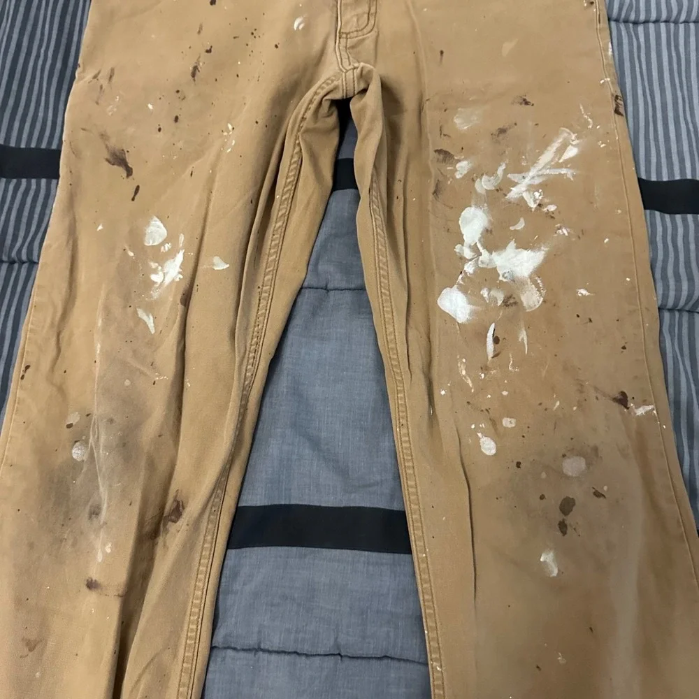 Carhartt tan pants with paint splatter 32x32‎ 102517 918 Relaxed Fit